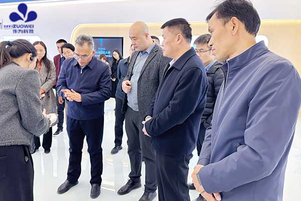 热烈欢迎广西贺州学院党委书记王源平一行莅临作为科技指导工作