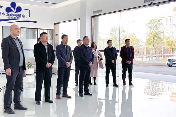 热烈欢迎广西贺州学院党委书记王源平一行莅临作为科技指导工作