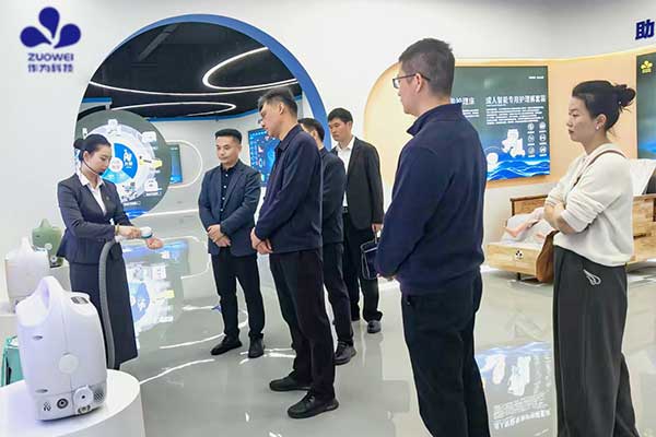 江西赣州市副市长邹治宇一行莅临作为科技，共探智慧养老产业升级新路径